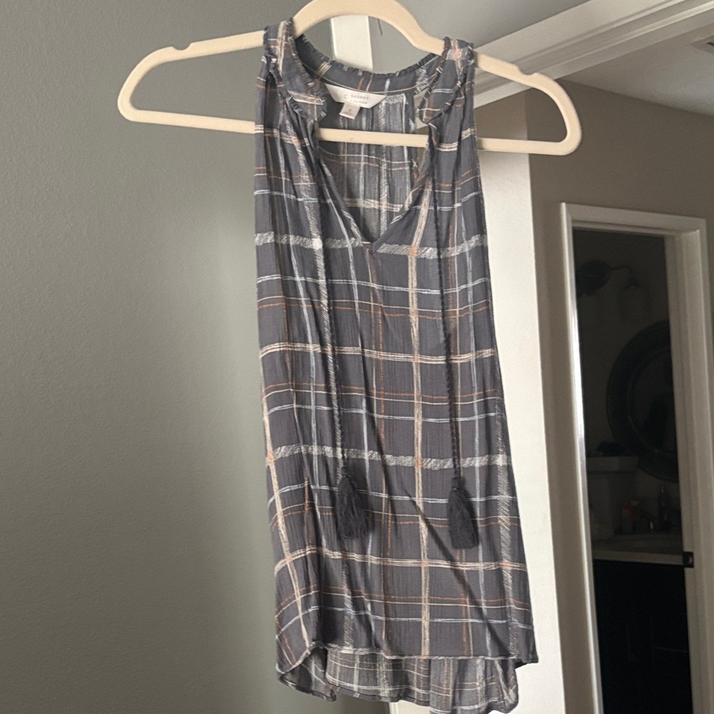 LC Lauren Conrad Gray Plaid Tassel V-Neck Tunic